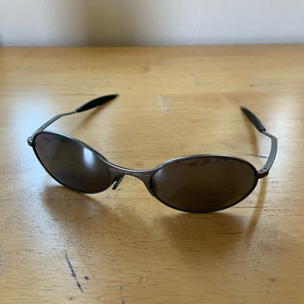 Oakley E Wire Silver w/Black Iridium Lens